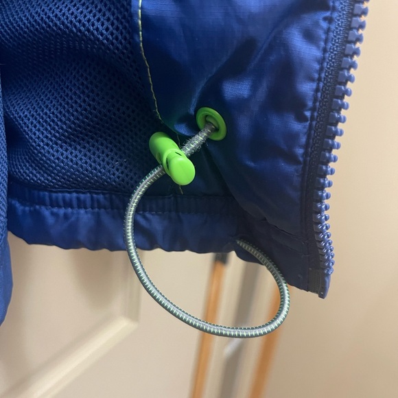 Reebok On Ice Toronto Maple Leafs jacket. Men’s size L - Picture 7 of 12